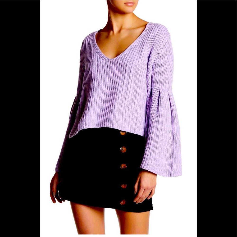 Free people. V neck sweater.